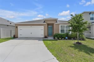 1392 Sugarwood St, DAVENPORT
