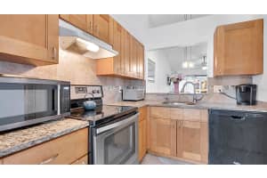 12 PINE ISLAND CIRCLE, KISSIMMEE, FL 34743 - MLS#MFRO6408701