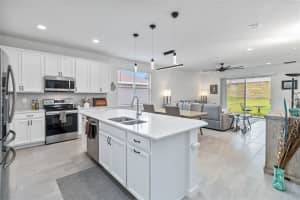 413 SAPPHIRE DRIVE, DAVENPORT, FL 33837 - MLS#MFRO6409066