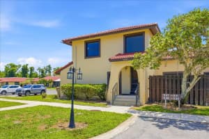 535 Hunter Cir #535, KISSIMMEE