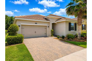 1047 OAK BLUFF DRIVE, DAVENPORT, FL 33837 - MLS#MFRO6409756