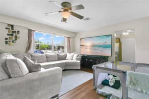 2201 WASHINGTON AVENUE, EUSTIS, FL 32726 - MLS#MFRO6410137