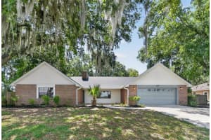 637 LAKESHORE DRIVE, CLERMONT, FL 34711 - MLS#MFRO6410346