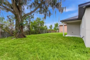340 W GRAHAM PARK DR, HAINES CITY, FL 33844 - MLS#MFRO6410659