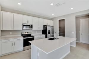 560 SUMMIT RIVER DRIVE, APOPKA, FL 32712 - MLS#MFRO6410938