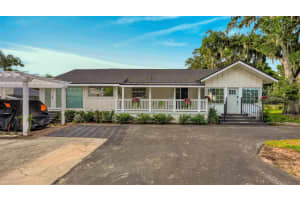 1099 GROVE AVENUE, MOUNT DORA, FL 32757 - MLS#MFRO6411345