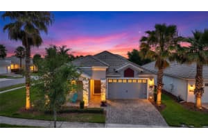 1401 Clubman Dr, DAVENPORT