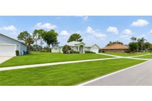 2449 INDIA BOULEVARD, DELTONA, FL 32738 - MLS#MFRO6413003