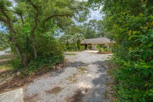 2334 DARTMOUTH ROAD, DELAND, FL 32724 - MLS#MFRO6413071
