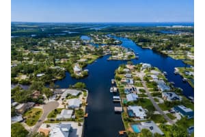 805 LEISEY CIRCLE, RUSKIN, FL 33570 - MLS#MFRO6413610