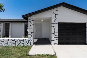 9501 CAMDEN HILL COURT, TAMPA, FL 33615 - MLS#MFRO6413816