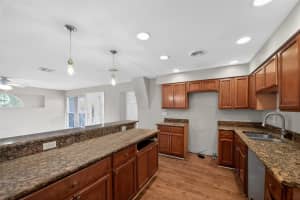 71 BOMBAY AVENUE, WINTER SPRINGS, FL 32708 - MLS#MFRO6414087