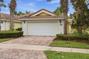 11872 ISELLE DRIVE, ORLANDO, FL 32827 - MLS#MFRO6414444