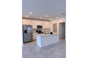 352 LOCH COURT, DAVENPORT, FL 33837 - MLS#MFRO6414693