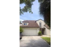 377 N Shadowbay Blvd, LONGWOOD