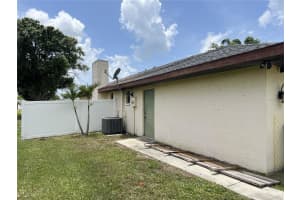 311 OKLAHOMA AVENUE, FORT MYERS, FL 33905 - MLS#MFRO6415370