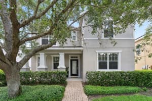 725 Legacy Park Dr, CASSELBERRY