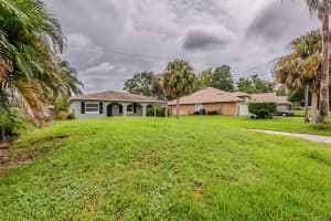 28042 LOIS DRIVE, TAVARES, FL 32778 - MLS#MFRO6416888