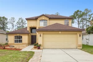 726 Oxford Dr, DAVENPORT