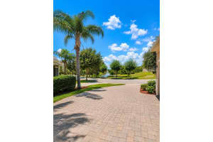 7558 BISHOP SQUARE DRIVE, WINTER GARDEN, FL 34787 - MLS#MFRO6417556