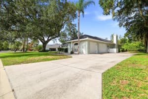 6636 ROYAL FOREST DRIVE, LAKELAND, FL 33811 - MLS#MFRO6417953