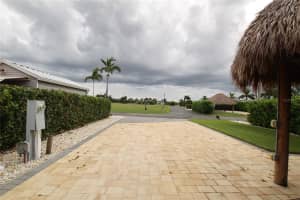 607 34TH TRACE, OKEECHOBEE, FL 34974 - MLS#MFROK224605