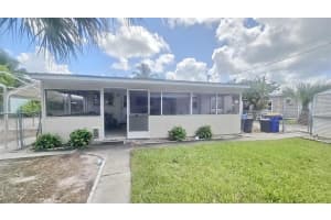 9558 KEEN AVENUE, OKEECHOBEE, FL 34974 Sold 06/11/25