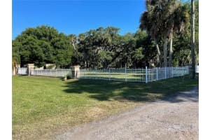 906 11TH STREET, OKEECHOBEE, FL 34974 - MLS#MFROK224734