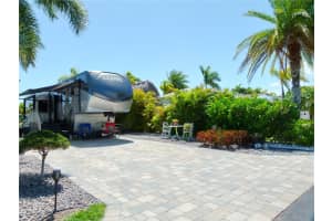 526 40TH COVE, OKEECHOBEE, FL 34974 - MLS#MFROK225099