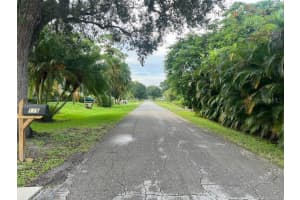 115 36TH COURT, VERO BEACH, FL 32968 - MLS#MFROK225431