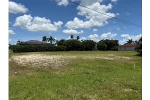 2710 30TH TERRACE, CAPE CORAL, FL 33914 Sold 09/12/25