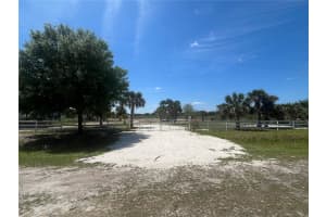 19374 302ND STREET, OKEECHOBEE, FL 34972 - MLS#MFROK225505