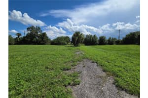 253 110 STREET, OKEECHOBEE, FL 34972 - MLS#MFROK225515