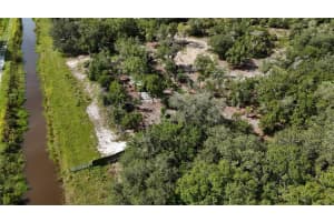 21611 264 STREET, OKEECHOBEE, FL 34972 - MLS#MFROK225590