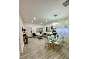 508 130TH WAY, PEMBROKE PINES, FL 33028 - MLS#MFROK225620