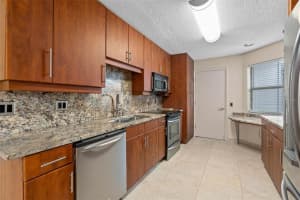 631 LAUREL OAK LANE, ALTAMONTE SPRINGS, FL 32701 Sold 03/10/23