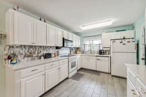 5632 MINARET COURT, ORLANDO, FL 32821 Sold 08/10/23