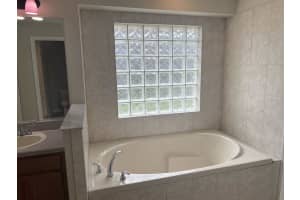211 BAHIA CIRCLE, OCALA, FL 34472 Sold 11/18/24