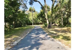 13065 118TH AVENUE RD ROAD, OCKLAWAHA, FL 32179 Sold 05/28/25