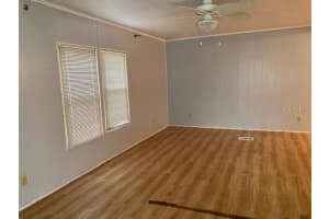 927 WEEPING WILLOW AVENUE, LADY LAKE, FL 32159 Sold 02/03/25