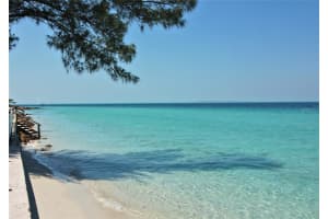 610 FOX STREET, LONGBOAT KEY, FL 34228 Sold 02/11/25