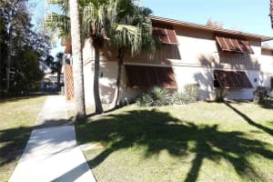100 SWEETGUM WOODS COURT, DELTONA, FL 32725 Sold 03/01/25