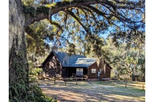 9100 180TH AVENUE ROAD, OCKLAWAHA, FL 32179 Sold 04/11/25