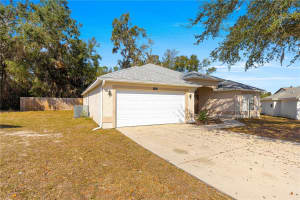 415 CIERRA OAKS CIRCLE, LADY LAKE, FL 32159 Sold 04/25/25