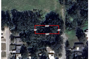 N Oakland St Leesburg, FL 34748 - Off Market