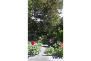 N Oakland St Leesburg, FL 34748 - Off Market