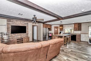 11735 SE US HIGHWAY 301, HAWTHORNE, FL 32640 - MLS#MFROM696346