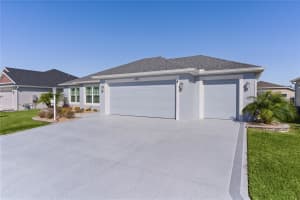 6877 MINCHEW CIRCLE, THE VILLAGES, FL 34762 Sold 05/30/25