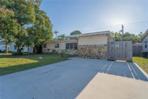230 69TH WAY, HOLLYWOOD, FL 33024 Sold 06/12/25