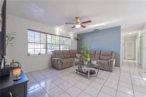 230 69TH WAY, HOLLYWOOD, FL 33024 Sold 06/12/25